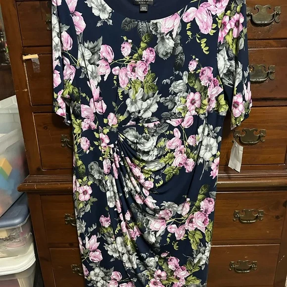 Connected apparel lilac floral dress - Picture 3 of 7